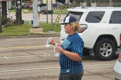 Kind Neighbors Bought Every Item From Struggling Teen Selling Tamales To Enter Baseball Tournament