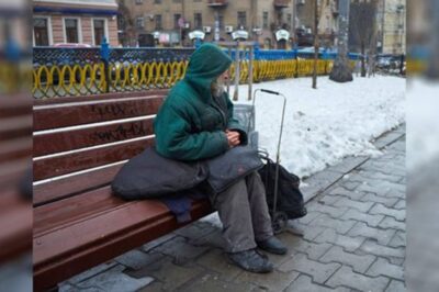 Former Homeless Man Donates $10,000 To High School After 2 Kind Students Helped Him In A Blizzard